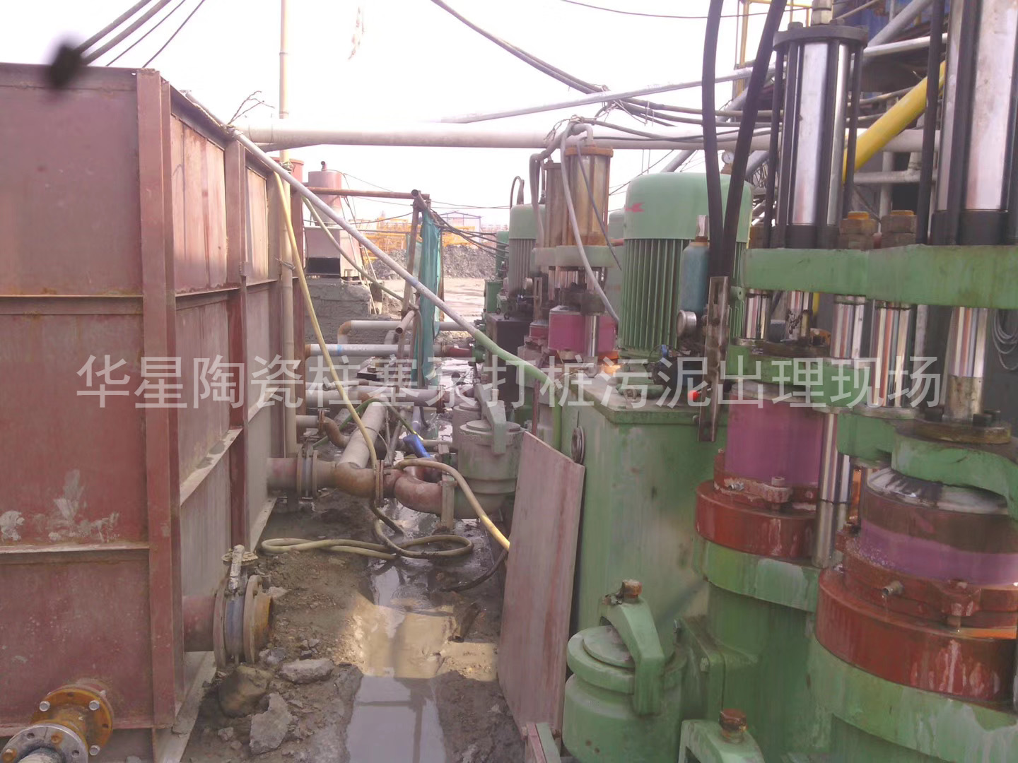 陶瓷(cí)柱塞泵使用現場(chǎng)房地産打樁污泥(ní)出理