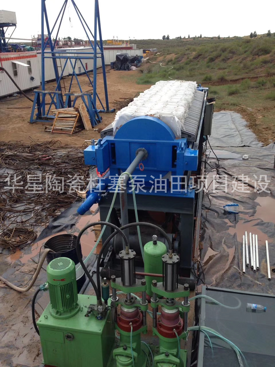 陶(tao)瓷柱塞(sai)泵使用(yong)現場油(yóu)田項目(mù)建設