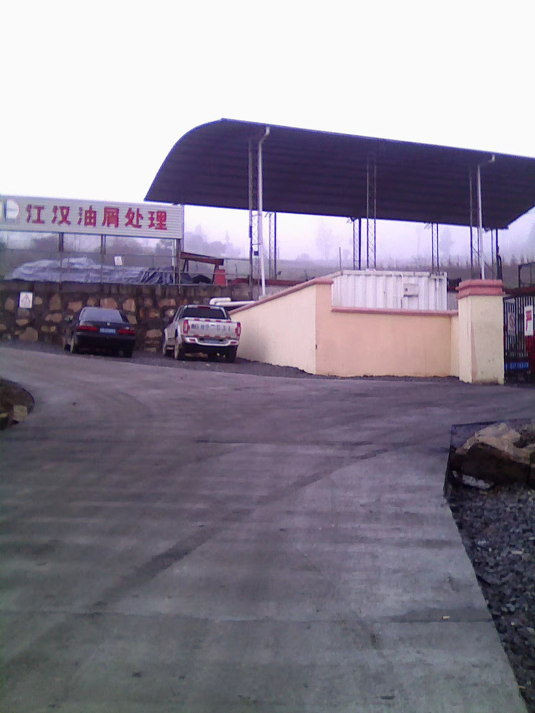 陶(tao)瓷柱塞(sai)泵使用(yòng)現場油(yóu)田項目(mu)建設