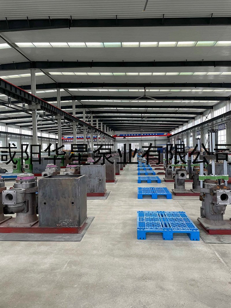 陶(tao)瓷柱塞泥(ni)漿泵裝配(pèi)車間