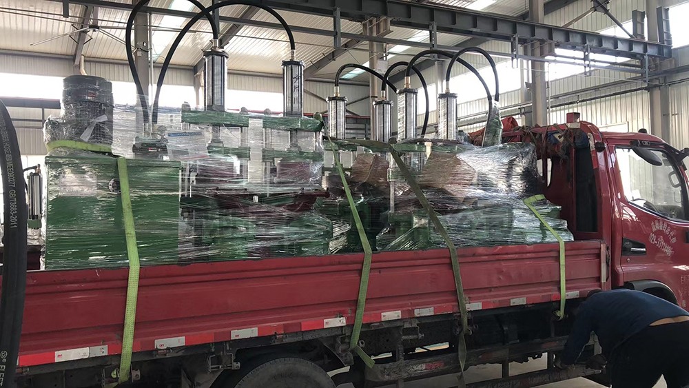 壓濾機(jī)入料泵發(fa)貨