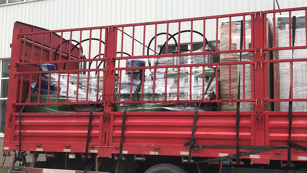 陶瓷柱塞泵發(fa)貨給南通客戶